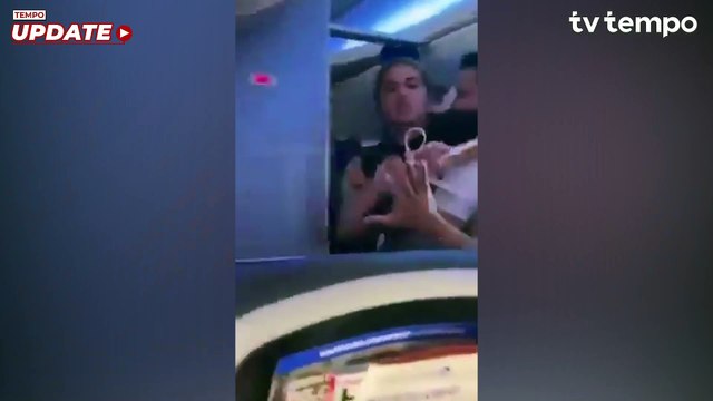 Pesawat United Airlines Mendarat Darurat lantaran Ada Penumpang Gigit Pramugari