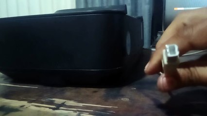 hati-hati saat pasang kabel printer