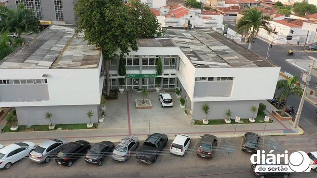 Com locação de máquinas, veículos e materiais, prefeitura de Sousa estima gastar mais de R$ 1 milhão