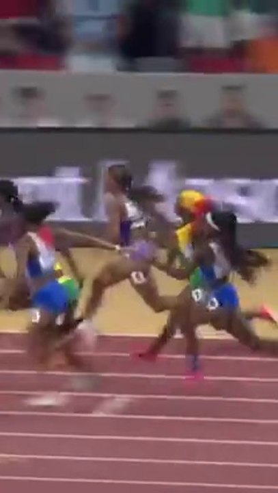 Sha'Carri anchors USA's 4x100 WORLD TITLE ‍