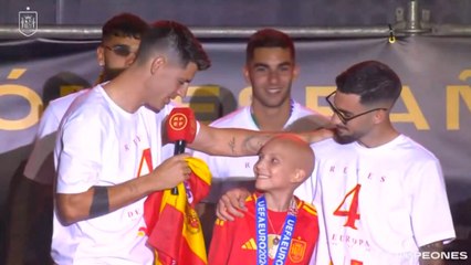 Emotivo homenaje de la Selección de España a María en la celebración de la Euro