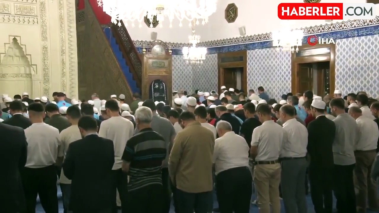 15 Temmuz şehitleri dualarla anıldı