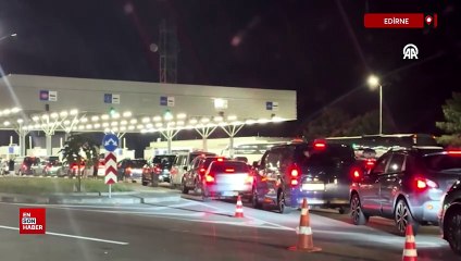Edirne sınır kapısında gurbetçilerin yurda gelişleri yoğun olarak devam ediyor