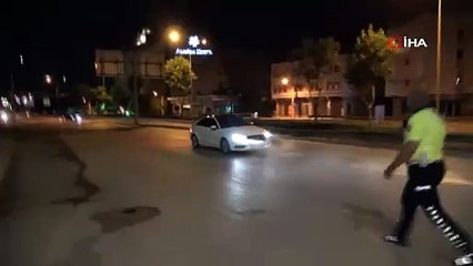 Olay saniye saniye kamerada! Uyarı ateşini umursamadı geri vitese alıp kaçtı