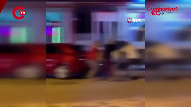 Yer Bursa... İki grup arası çıkan kavgada sokak ringe döndü!
