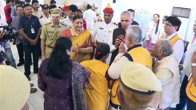 GANDHINAGAR LADY GOVERNOR BIRTHDAY BLOOD DONATION CAMP BY GUJARAT GOVERNOR