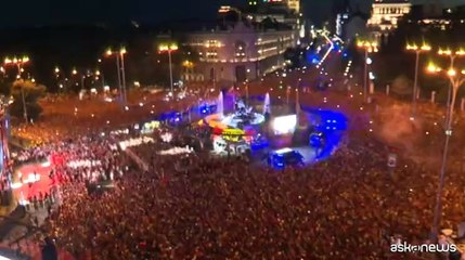 Gli spagnoli festeggiano a Madrid con i campioni d'Europa