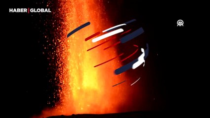 Etna Yanardağı püskürtüyor, Sicilya'da volkanik hareketlilik sürüyor