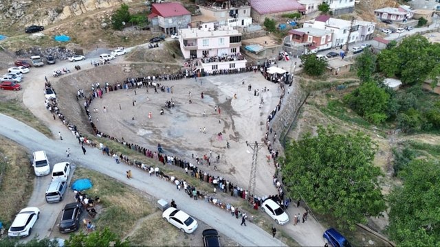 Böyle düğün görülmedi: 2 gün 2 gece sürdü... Halay zinciri oluştu