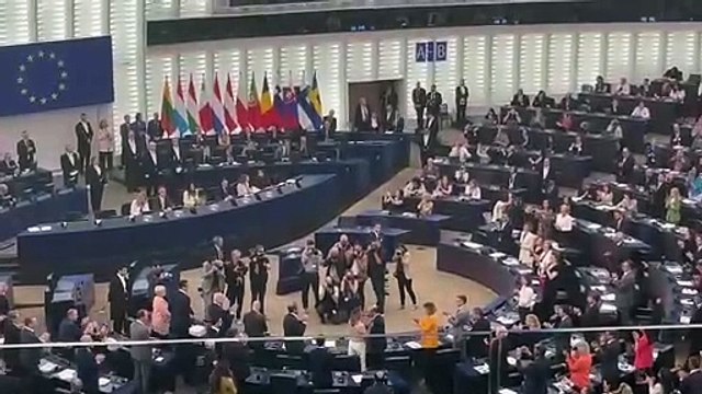 Roberta Metsola, reelegida presidenta del Parlamento Europeo