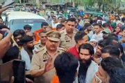 Meerut Murder Case: मेरठ में बच्ची की निर्मम हत्या से गुस्साए ग्रामीण, पोस्टमार्टम हाउस पर काटा बवाल, लगाया जाम