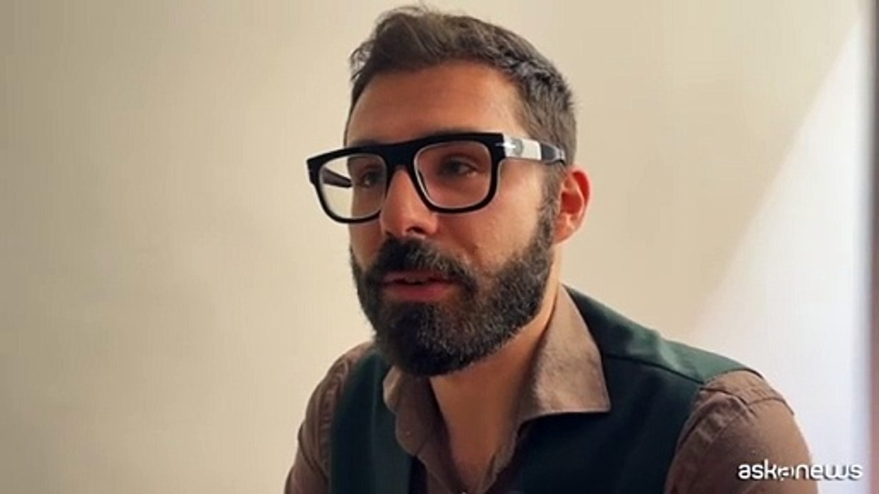 Biennale Teatro, le "Crisalidi" e le ferite di Ciro Gallorano