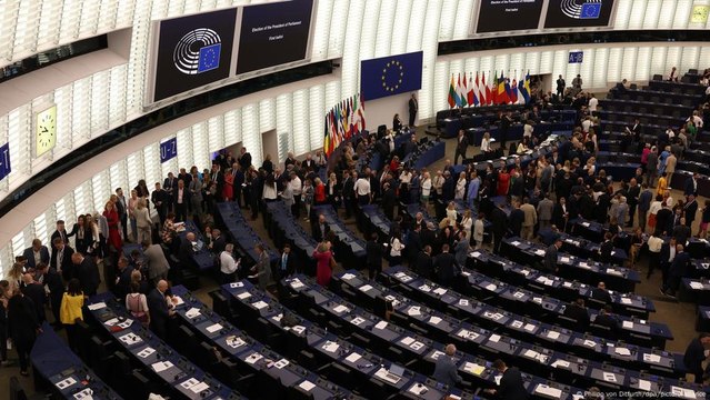 البرلمان الأوروبي الجديد يميل نحو اليمين في ضوء نتائج الانتخابات الأوروبية