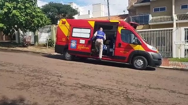 Idosa cai na calçada e é socorrida pelo Siate no Parque São Paulo