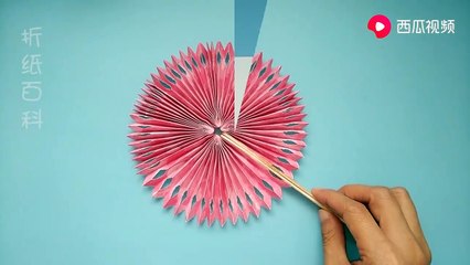 When the weather is hot, you can fold a fan. It is simple and practical. The key is that beautiful girls are scrambling to learn it.