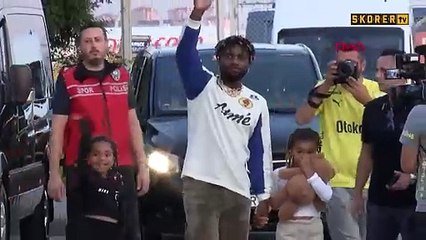 Allan Saint-Maximin Fenerbahçe için İstanbul’a geldi