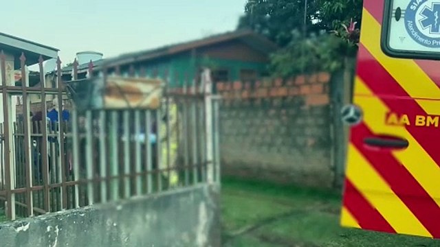 Mulher é socorrida pelo Siate após acidente doméstico no Periolo