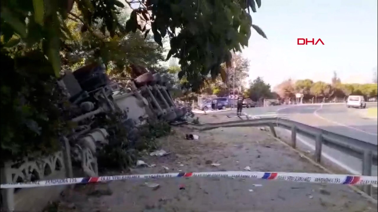 Saray'da yoldan çıkan tanker evin bahçesine girdi