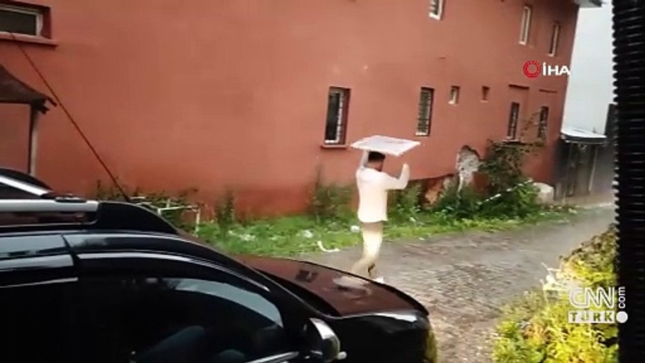 Bir yanda kavurucu sıcak savaşı, diğer yanda sağanak harabesi! İş yerleri yerle bir oldu...