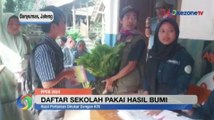 Momen Calon Siswa MTs Pakis Banyumas Daftar Sekolah Pakai Hasil Bumi