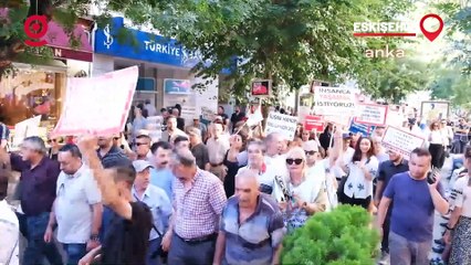 Eskişehir'de emekliler zamlara tepki için yürüdü: "Geçinemiyoruz, sesimize kulak verin