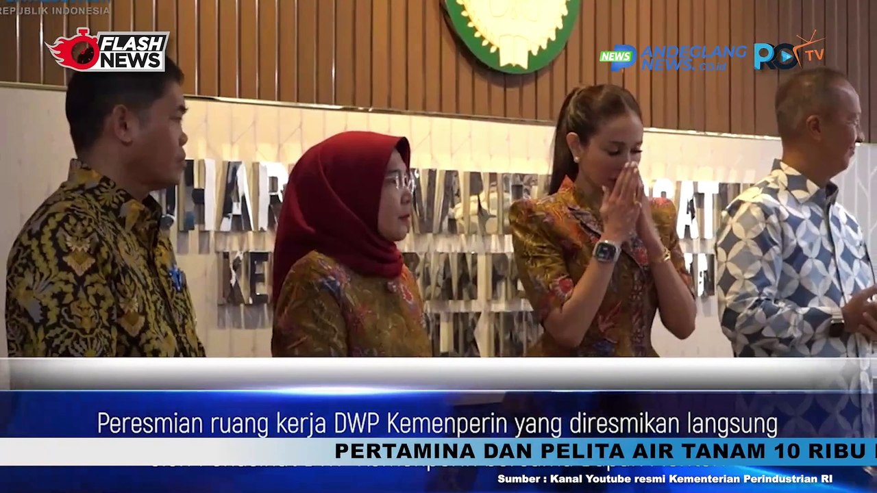 PERESMIAN RUANG KERJA DWP KEMENPERIN DAN PENYERAHAN ALAT TULIS SEKOLAH OLEH DWP KEMENPERIN