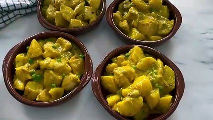 Patatas en amarillo con pollo del chef Enrique Sánchez