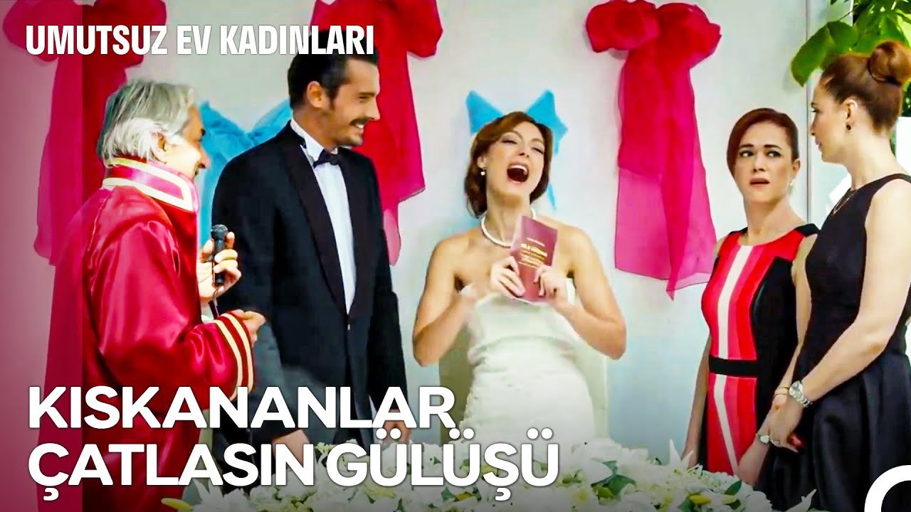 Emel Erdi Muradına, Biz Çıkalım Kerevetine ✨ - Umutsuz Ev Kadınları 154. Bölüm
