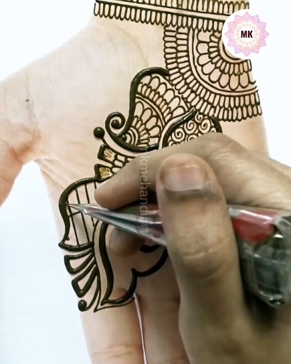 Ranbir Kapoor hands mehndi design #mehndi #henna #mehndidesign #hennadesign #mehndiindia #mehnditutorials #mehndilovers #mehndivideo #mehndilovers  #mehndiinspiration #mkmehandiart #mkmehandi