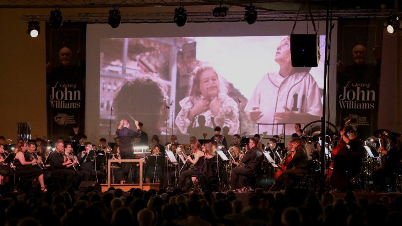 Enrique Alborch, director de la Sociedad Musical de Banyeres, en Radio Villena SER