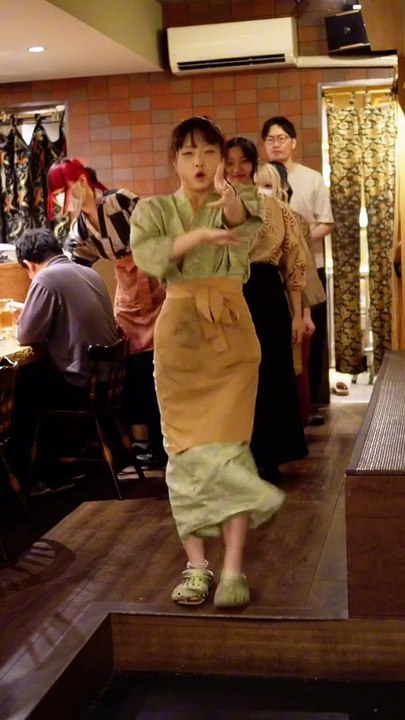 Viral  cute Chinese Girl Dance USA dance Girl 3