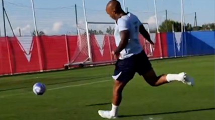 Thierry Henry in formissima, che giocate in allenamento con la Francia olimpica