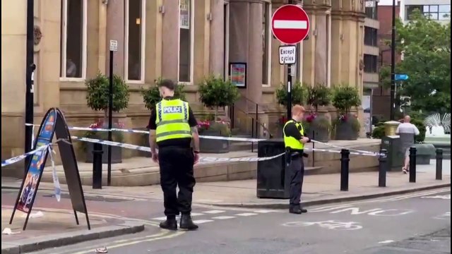 Police place cordon close to Wetherspoons in Sheffield city centre