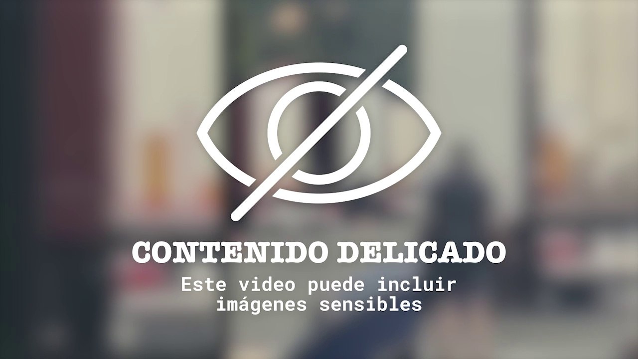 Un camionero saca de su remolque a latigazos a un grupo de mujeres migrantes en Italia