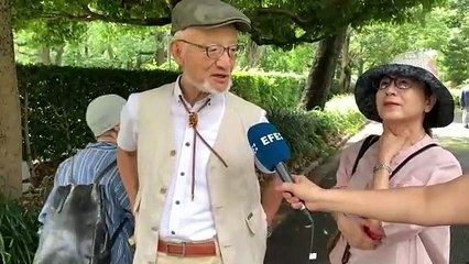 Una planta que florece una vez al siglo abre sus flores en un parque de Tokio