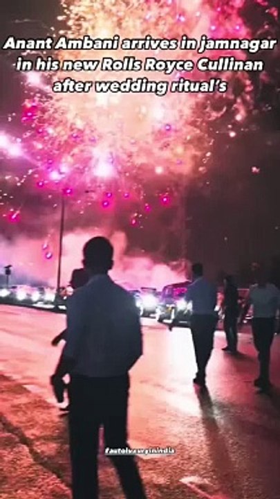 Anant Ambani arrives in Jamnagar in his new Rolls Royce Cullinan after the wedding rituals with his wife Radhika Merchant ✨  #AnantRadhikaCelebration #ARWeddingCelebrations #AnantRadhikaWedding #anantandradhika #anantambaniwedding #anantwedsradhika #Anant