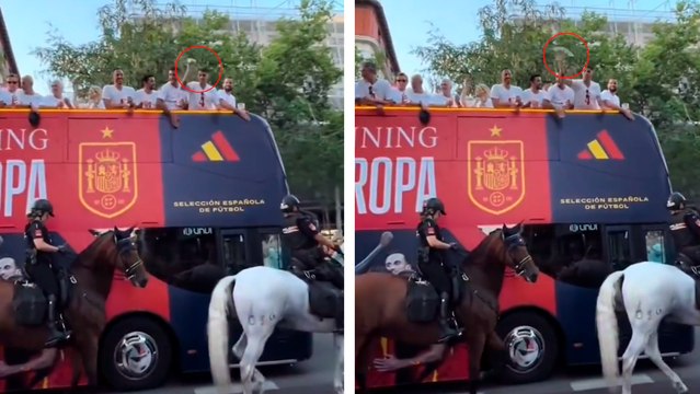 Morata genera polémica tras lanzar un vaso a aficionados durante festejos de España campeón de la Euro