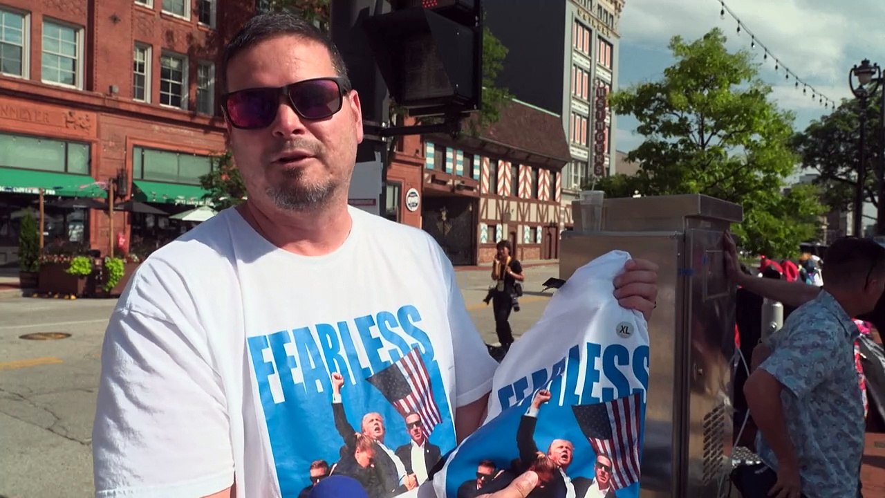 Culto reforzado a Trump: lo salvó "la mano de Dios"