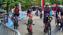 Fun at the Sheffield Grand Prix as scores of cyclists race through the city centre