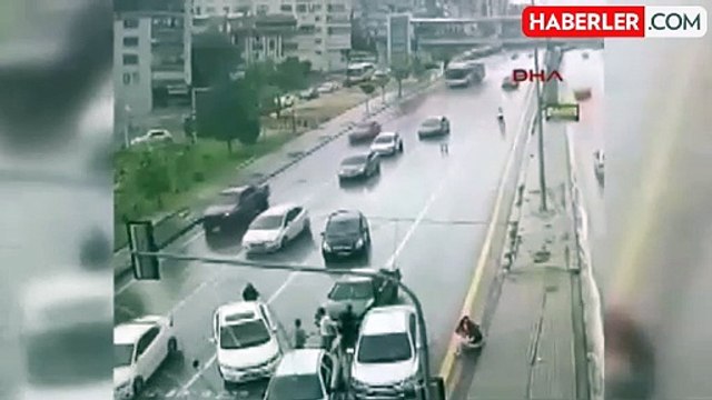 Yozgat Bulvarı Ayvalı Mahallesi'nde Belediye Otobüsü Devrildi