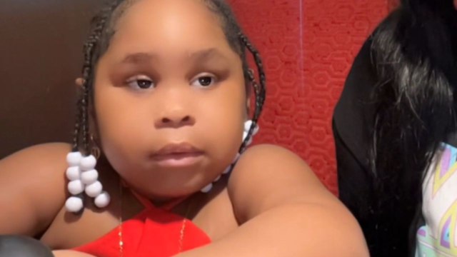 Little girl picks up the British accent from Peppa Pig