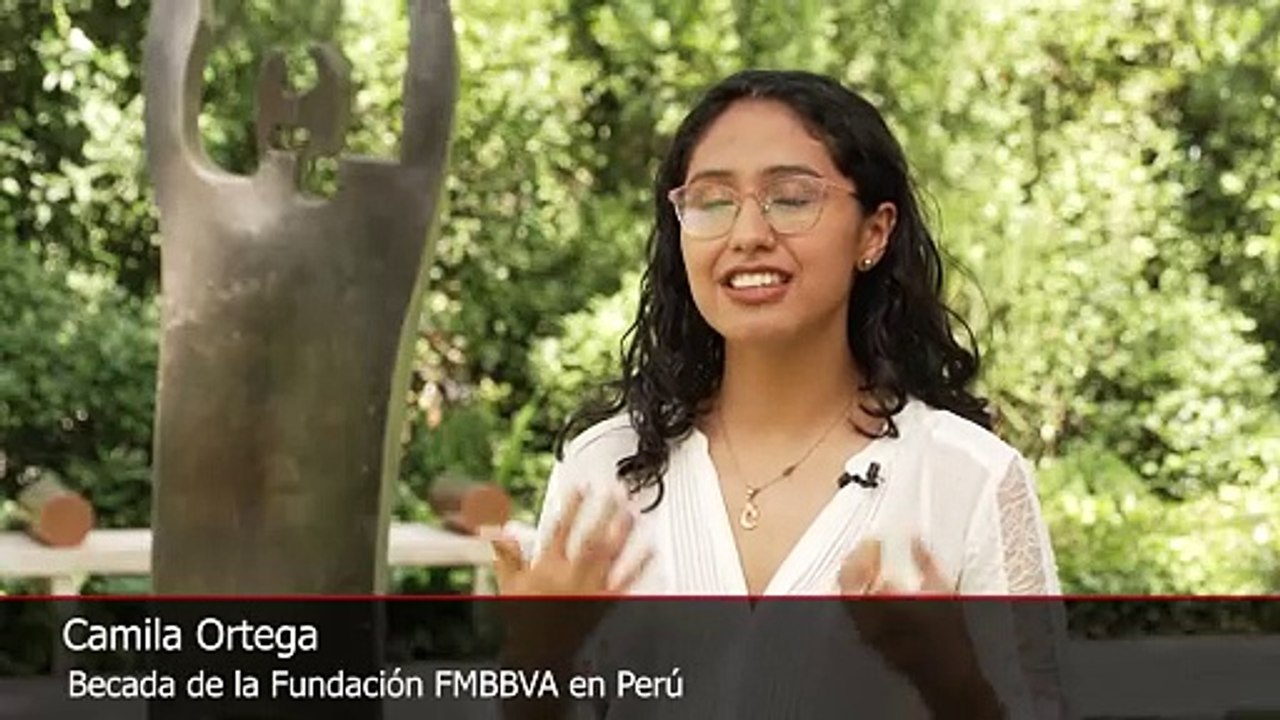 La Reina recibe a los ganadores de las becas universitarias de la FMBBVA