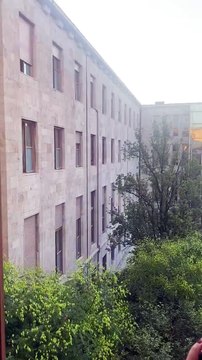 Sokak hayvanları yasa teklifi görüşmelerinin 17. saatinde Meclis’te “Yasa iptal, vekiller dışarı” sloganları