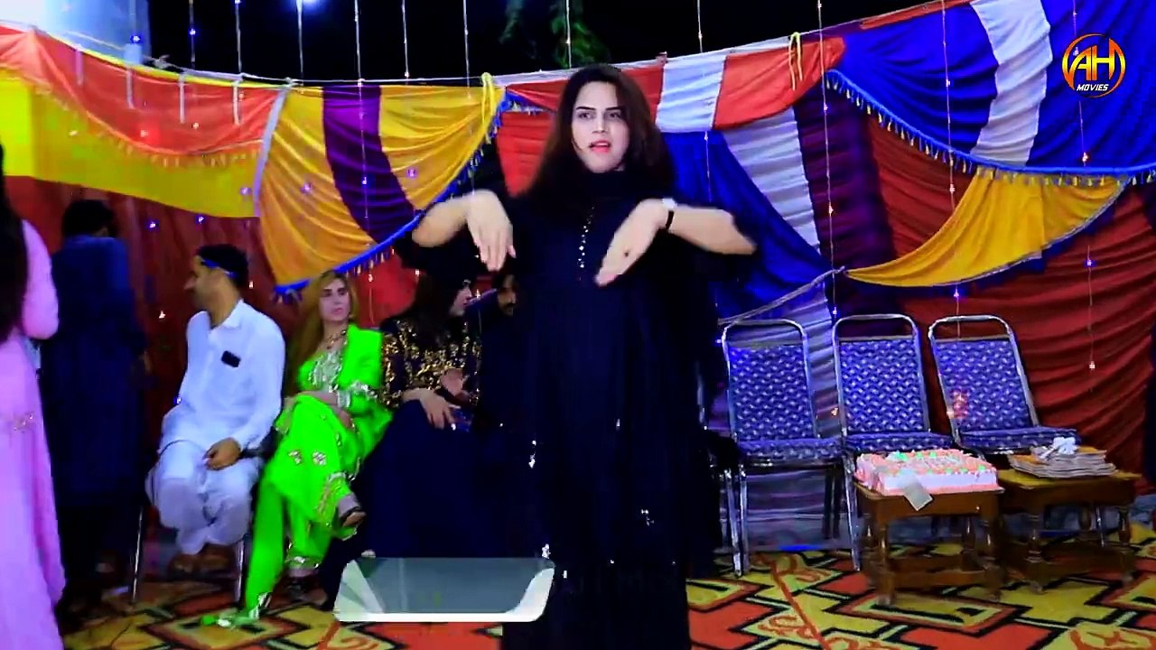Meno Teriyan Akhiyan Kaliyan Dance Performance Mano Madam AH Movies Bhakkar