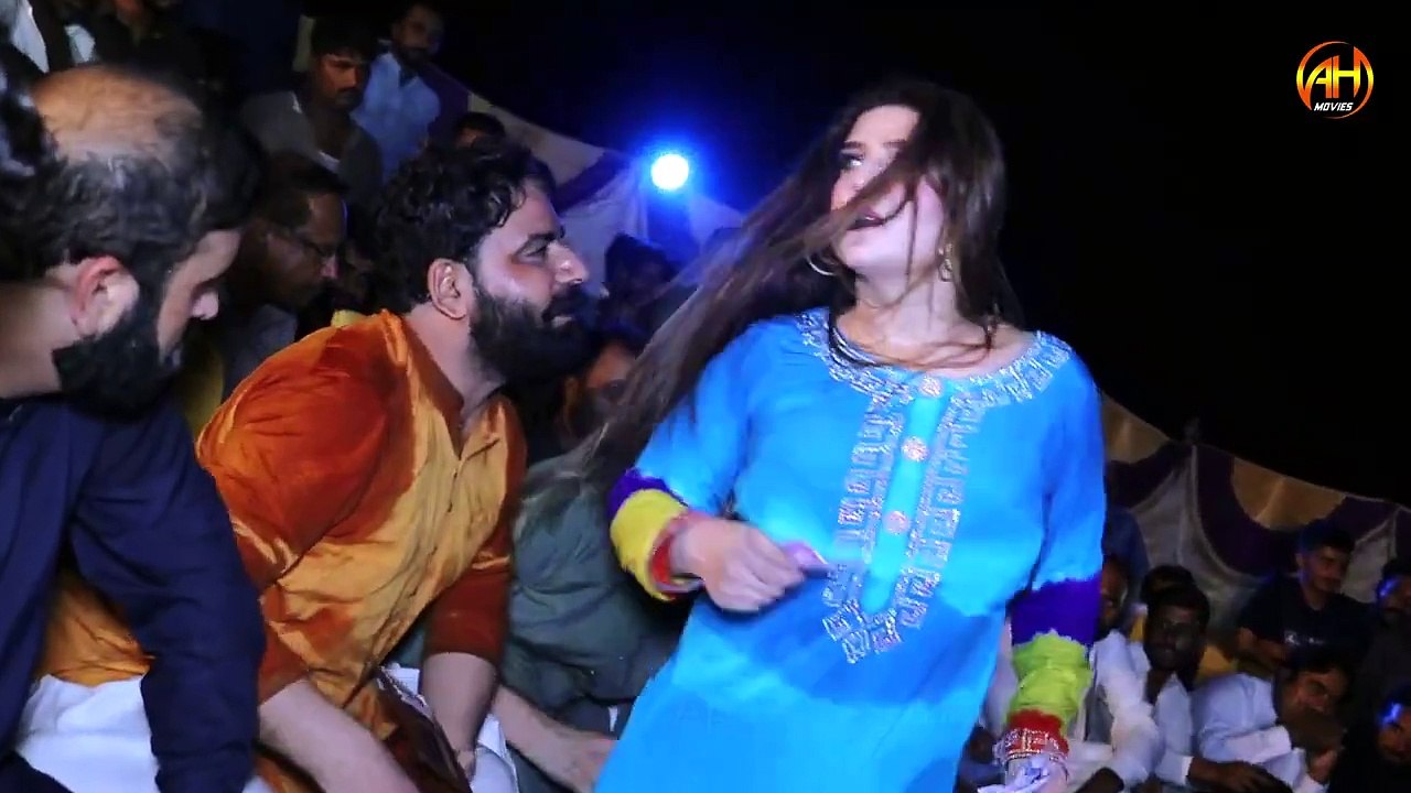 New Dance Performance 2024 __ Madam Chahat Baloch __ Api Ni Ma Peeti __ AH Movies Bhakkar