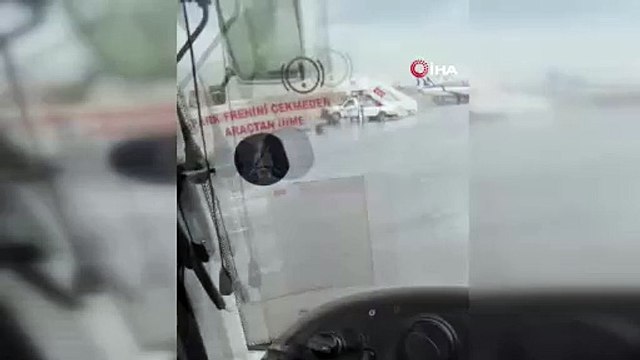 Ankara'yı sağanak vurdu: Esenboğa Havalimanı göle döndü