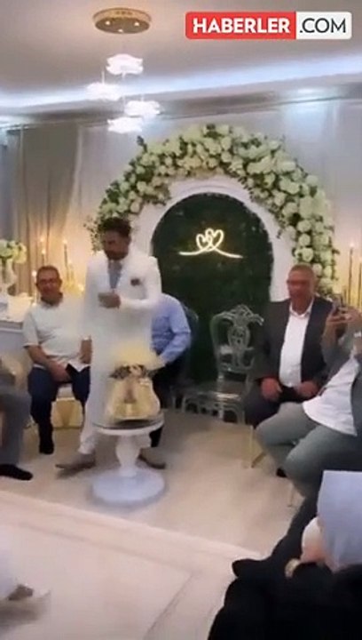 Kadir Ezildi'nin sevgilisi kim, nişanlandı mı? Kadir Ezildi kiminle evlenecek?