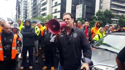 Federal Labor under pressure to cut ties CFMEU