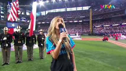 Penyanyi Country Mabuk Nyanyikan Lagu Kebangsaan AS