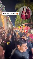 العروسان انانت امباني وراديكا ميرشانت في جامناجار